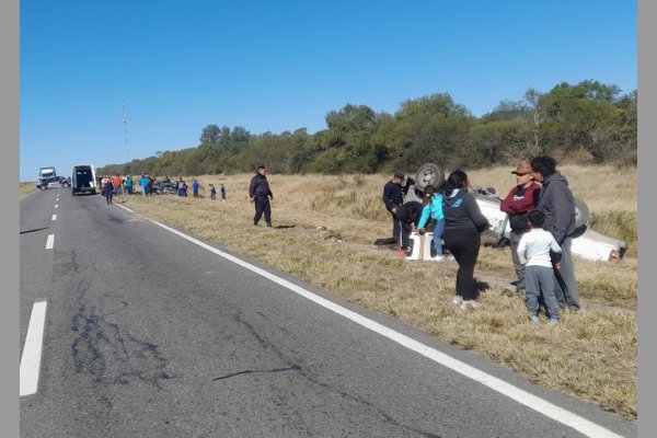 Una nutricionista y su madre murieron en un choque frontal: Hay 5 lesionados