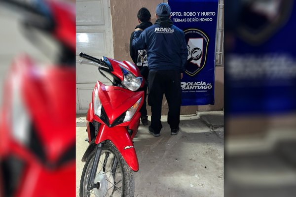 Aprehenden a joven en Villa Río Hondo con una moto robada durante un partido de fútbol