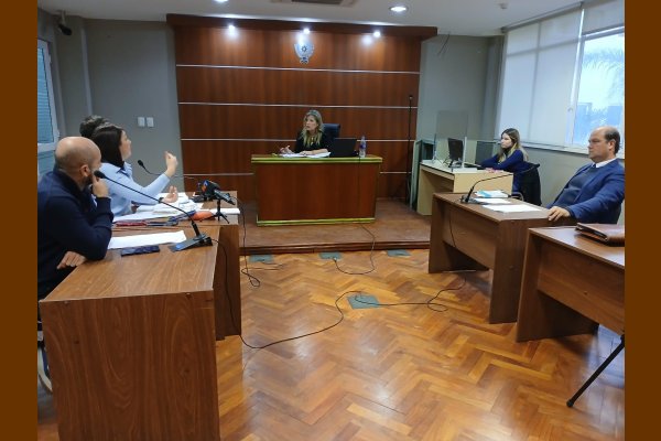 Conceden excarcelación a una abogada que hurtó tarjetas y estafó a una colega
