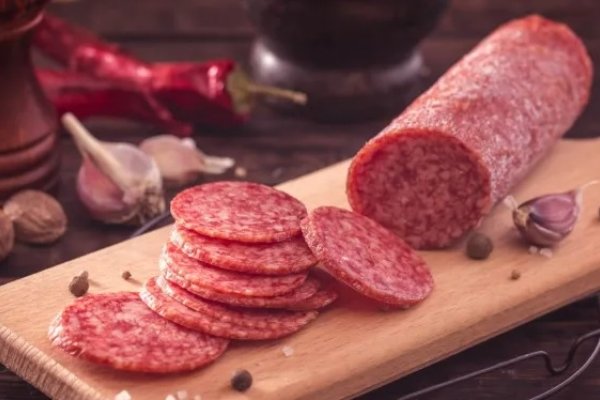 Intentó robar una pieza de salame y fue retenida por empleados hasta la llegada de la policía
