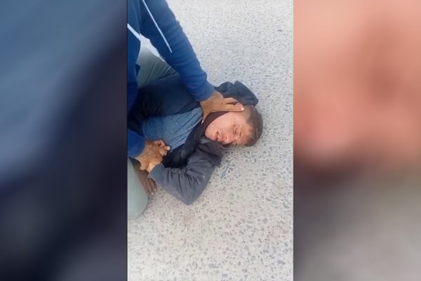 VIDEO | “Acá está el chorro que me robó”: vecino atrapó y escrachó a un conocido ladrón del barrio