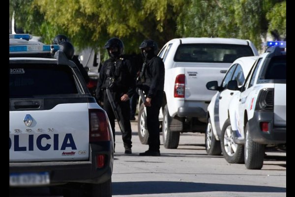 Tras pelea afuera de boliche, dos policías resultaron golpeados por revoltosos