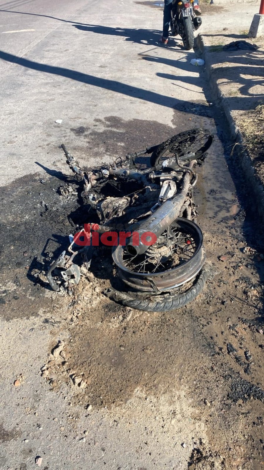 <b>El motoveh&iacute;culo sufri&oacute; destrucci&oacute;n total.</b>