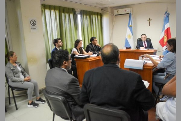 Defensa de mujer que mató de un tiro a su ex dice que obró en su legítima defensa