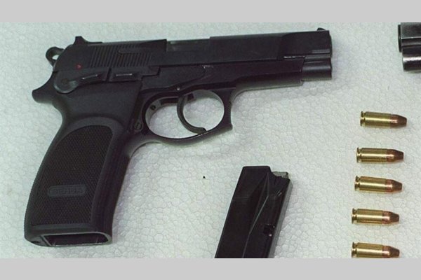 Un policía fue rechazado otra vez por su exconcubina y la habría amenazado