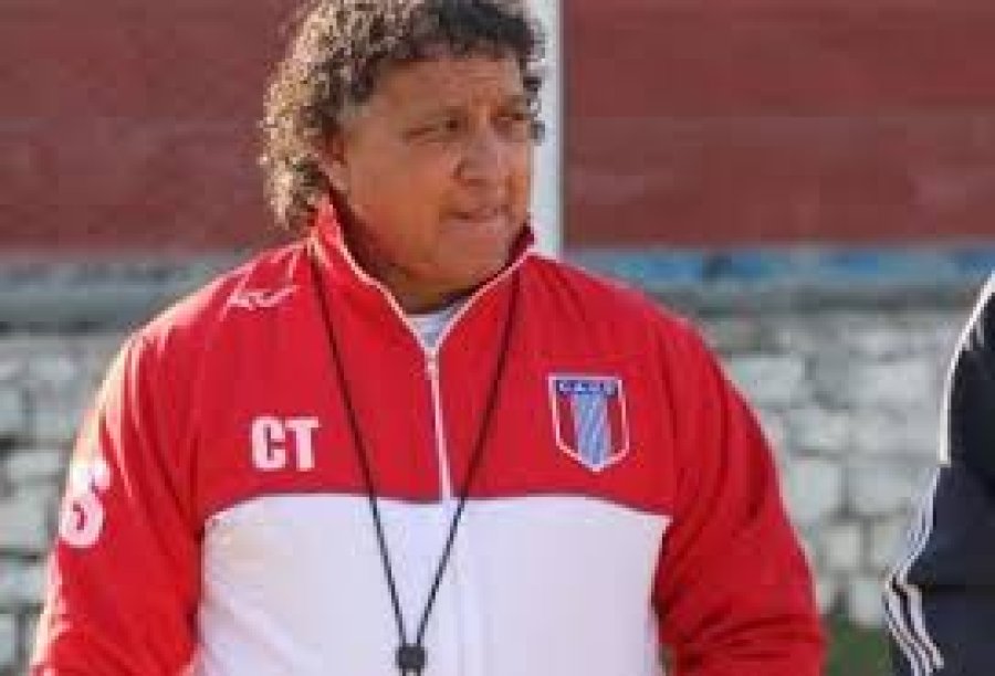 Trabajó como entrenador de varios equipos de Santiago