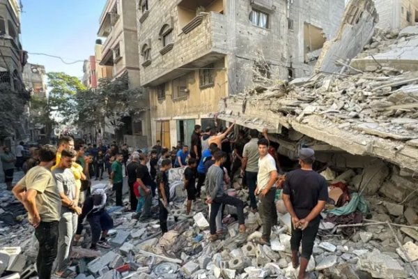 Israel ataca 130 objetivos en Gaza y mata al menos a 33 palestinos