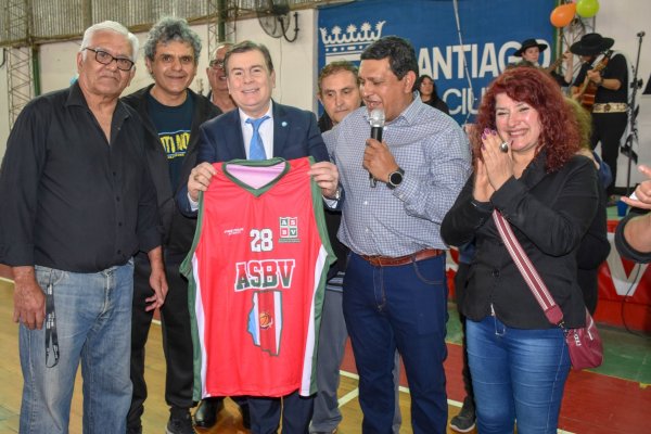Veteranos de Básquet celebró su 49° aniversario con el acompañamiento de autoridades provinciales