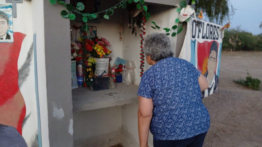Un viaje largo desde Buenos Aires, para ver por primera vez el monumento a Huguito.