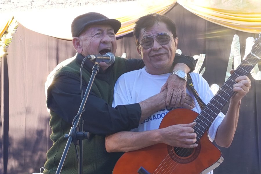 Hubo música en vivo.
