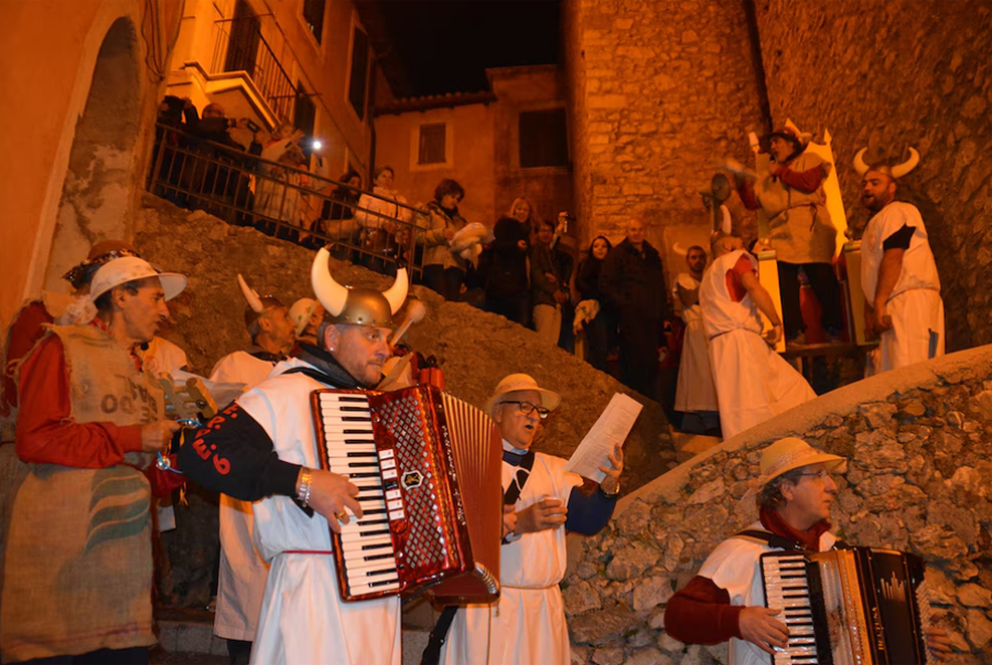 <b>La fiesta por el D&iacute;a del Cornudo.</b>