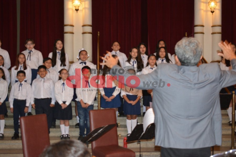 <b>El Coro de Ni&ntilde;os durante una presentaci&oacute;n en mayo de 2025.</b>