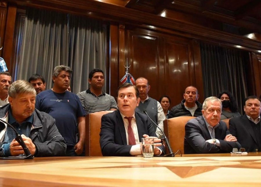 Los bonos extraordinarios fueron financiados por el gobierno de la provincia a todos los municipios de Santiago del Estero. Surgieron de la Mesa de Di&aacute;logo y de Trabajo.