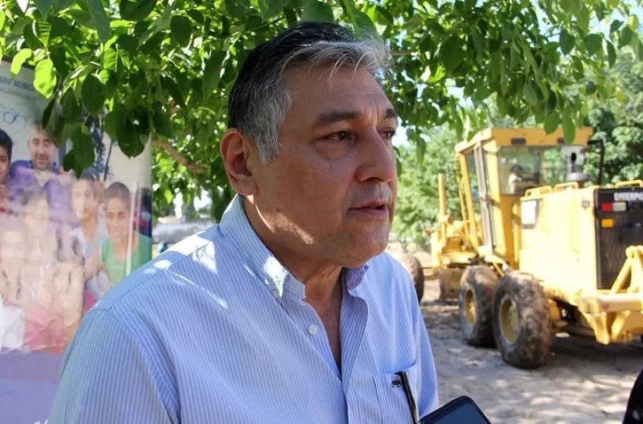 Roger Nediani, cada vez m&aacute;s solo. Enero es largo y amenaza tormentoso.
