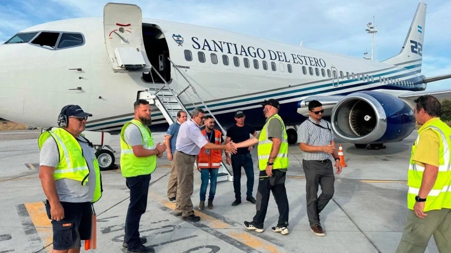 El avi&oacute;n hidrante enviado por la provincia de Santiago del Estero a combatir los incendios en Chubut.