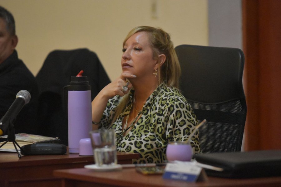 El Frente Renovador, en contra.