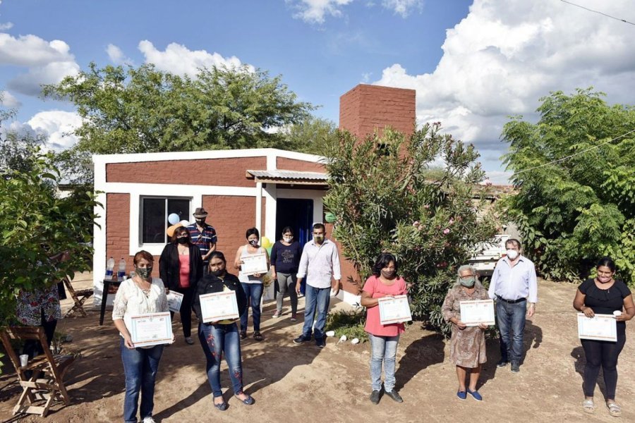 Viviendas sociales gratuitas por ranchos. La lucha contra el Chagas.