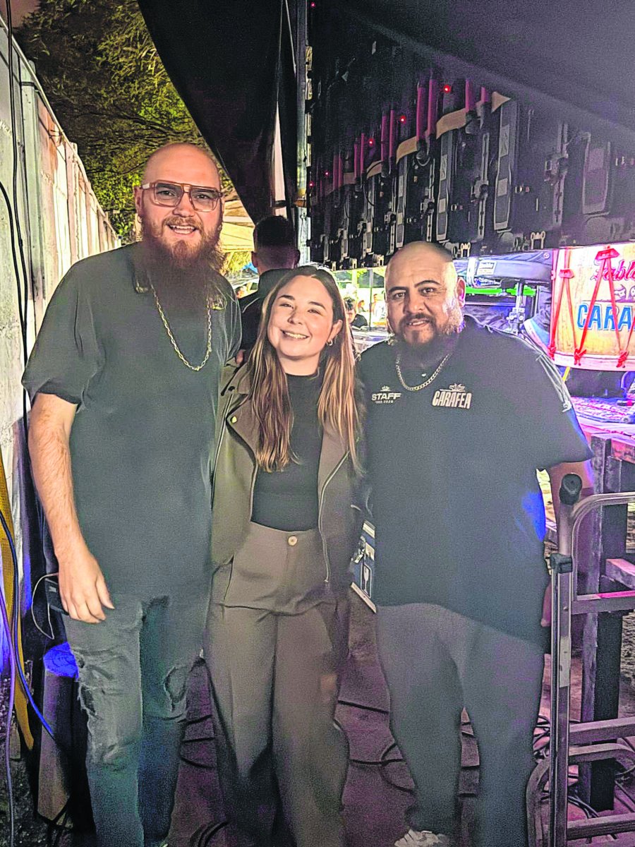 Aldana junto a integrantes de 