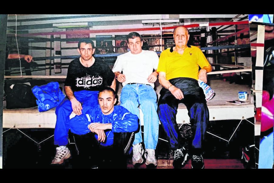 López, Dr. Nuri, Brusa y Cirujano, en Nueva York.
