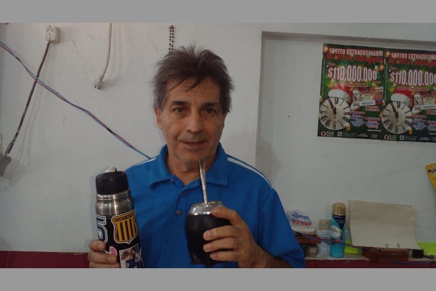 José Osvaldo y su sana costumbre, el mate.