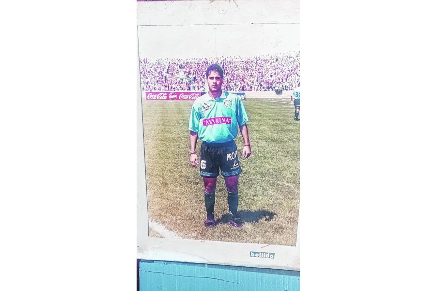 Con la casaca del Club Belgrano de Córdoba.