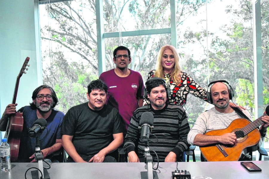 El grupo junto a Marina Ruiz.