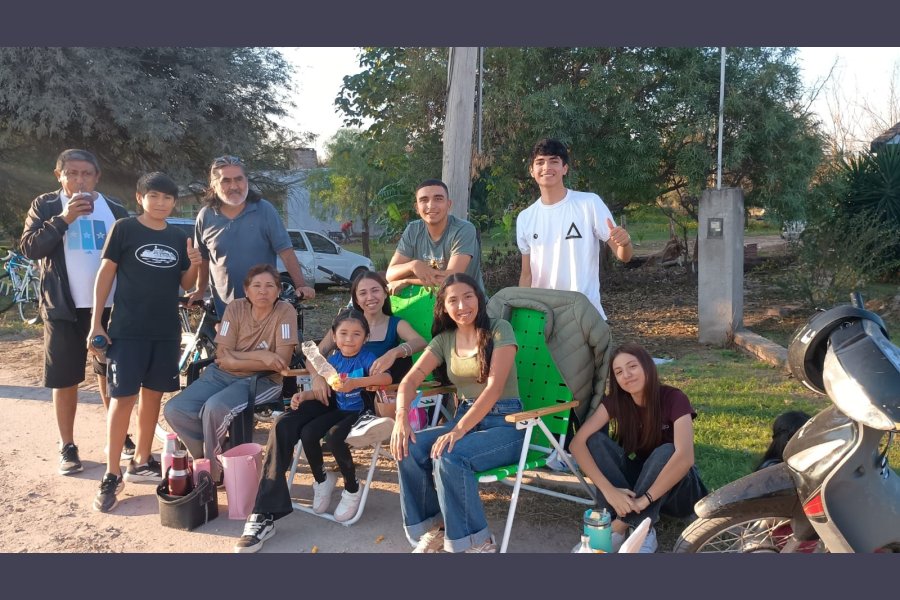 La gente disfruta a pleno con el mejor ciclismo.