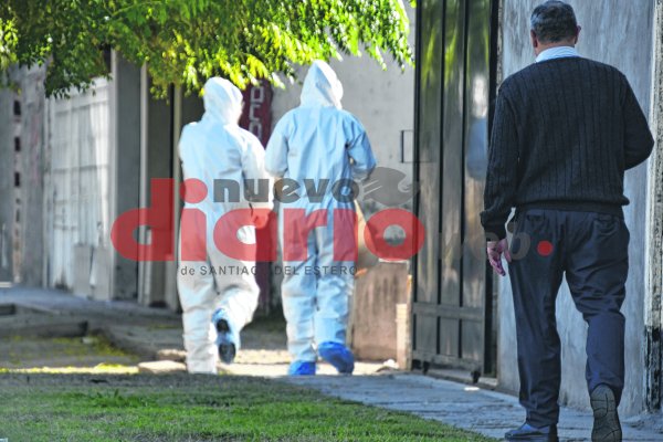 Horror en Santiago | Una madre halló sin vida a su hijo en el fondo de su casa