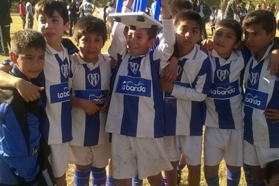 Levantar trofeos, la sana constumbre de Sarmiento.