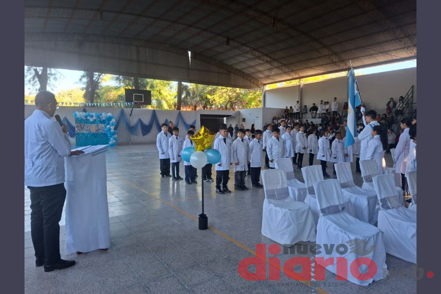 Familias y docentes acompañaron a los niños.