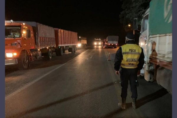 Montaron un falso operativo en la Ruta 34, encañonaron a un conductor y huyeron con $1.500.000