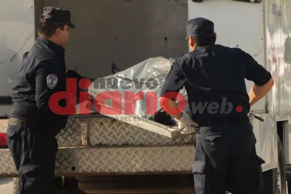 Conmoción en Santiago | Hallaron sin vida a un hombre en el patio de su vivienda en barrio La Católica