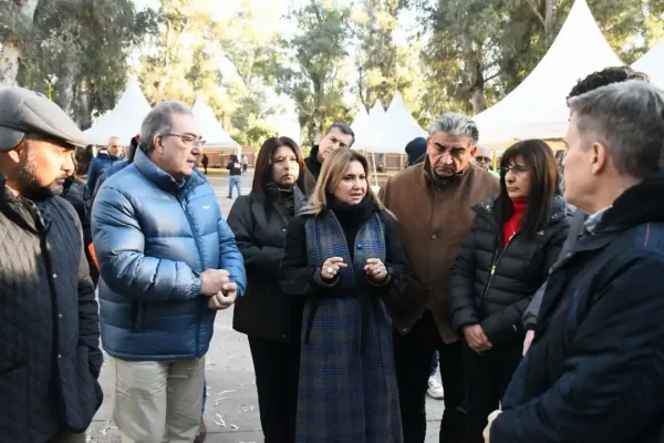 Norma Fuentes visitó el predio de la Feria Artesanal y anunció que abrirá sus puertas el 3 de julio