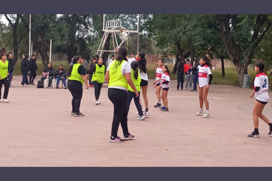 Encuentro de torneo de Handball.