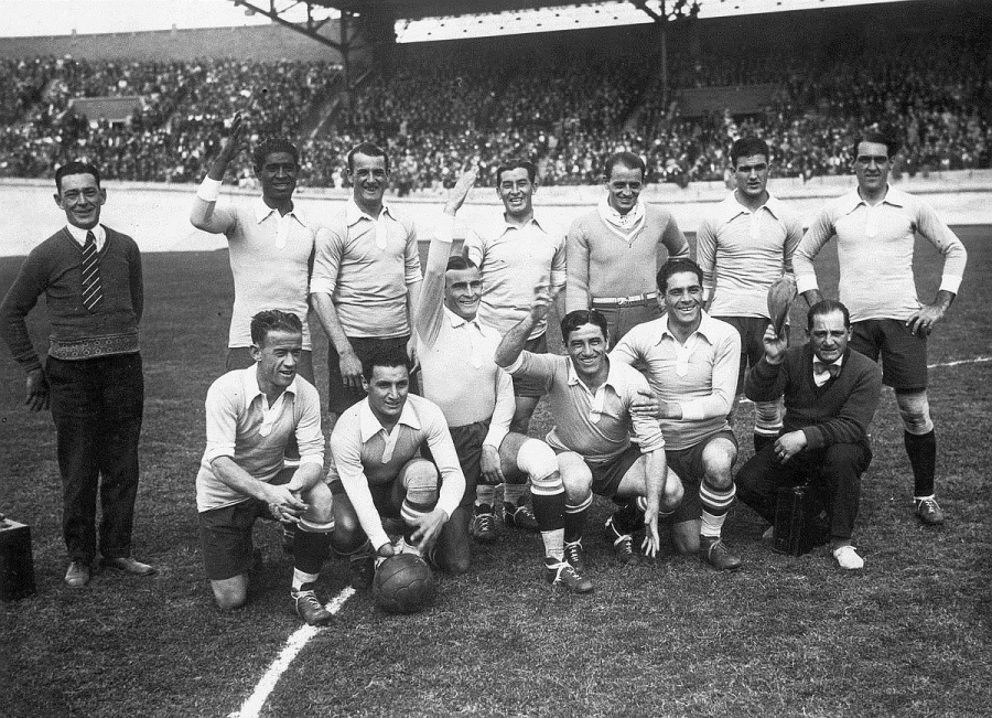 Uruguay fue elegido como anfitri&oacute;n por ser la gran potencia futbol&iacute;stica de la &eacute;poca.