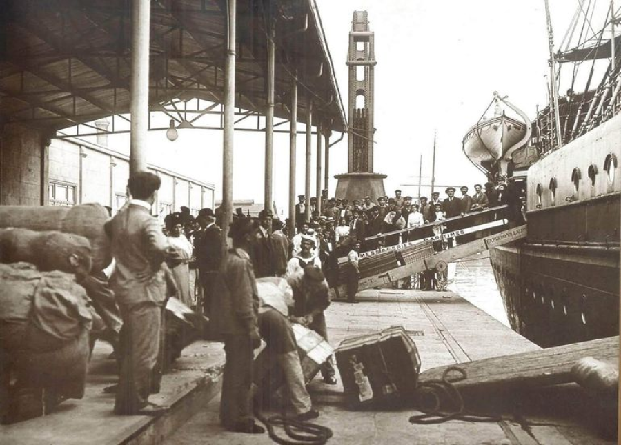 <i>Miles de familias italianas llegaron a Argentina durante las grandes oleadas migratorias entre fines del siglo XIX y comienzos del XX.</i>