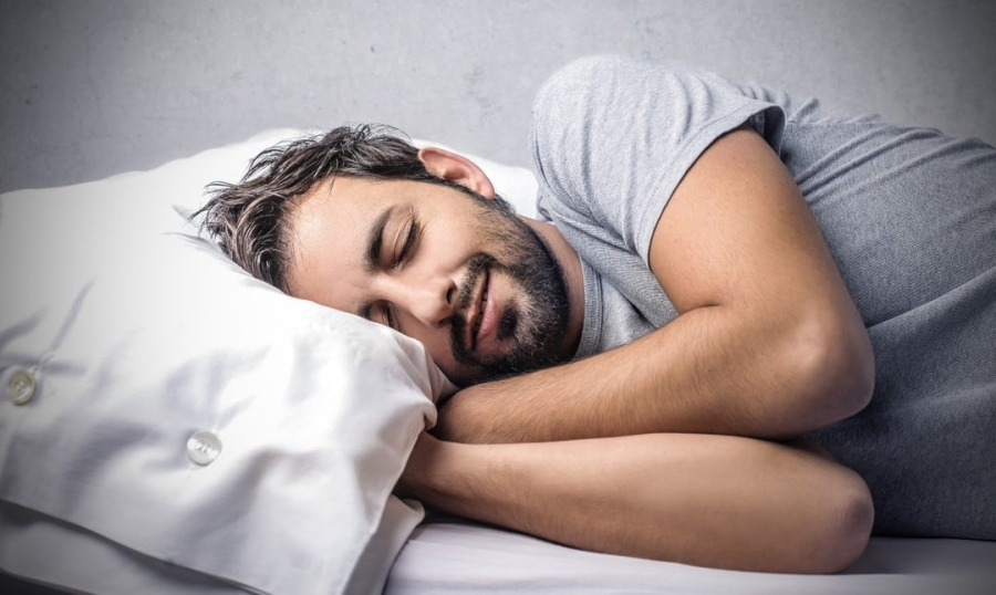 <i>Las investigaciones indican que dormir bien favorece la memoria, el aprendizaje y el equilibrio emocional.</i>
