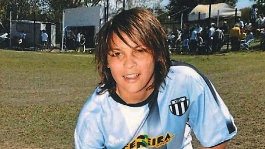 Lautaro Mart&iacute;nez en Liniers de Bah&iacute;a Blanca.