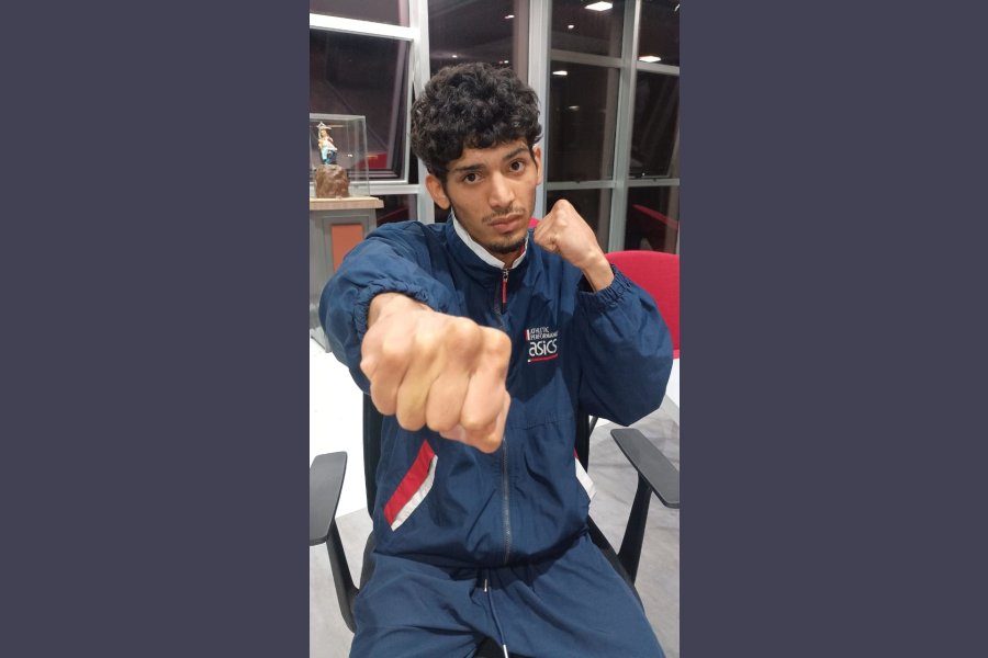 Mateo Quiroga, busca debutar en el boxeo de paga.