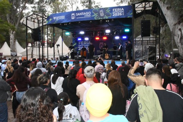 Estudiantes destacados en la Liga de Promos brillaron en el escenario de la Feria Artesanal