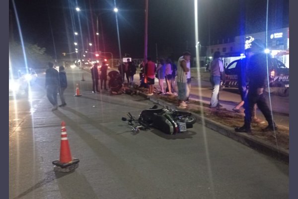 Un motociclista de 38 años se estrelló contra una columna del alumbrado público y perdió la vida
