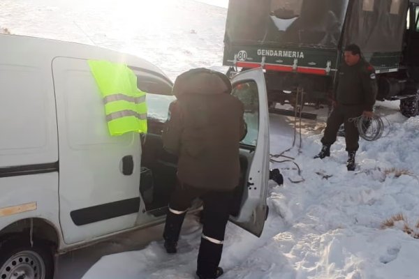 Rescataron a 23 montañistas atrapados por una intensa nevada en Mendoza