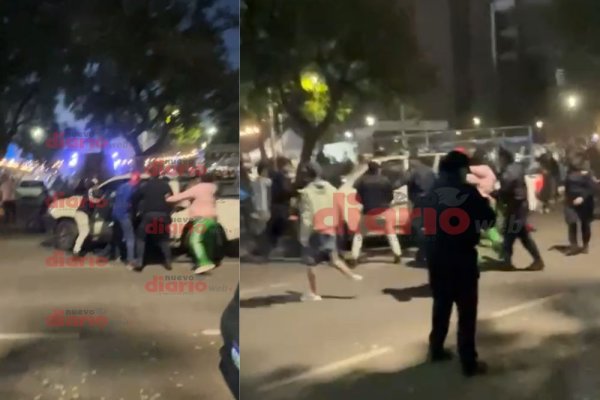 Video | Así frenaba la gente al conductor tucumano que chocó a una multitud en el Fórum