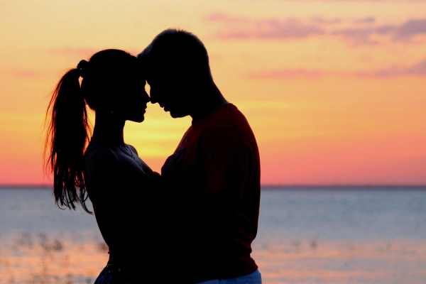¿Puede existir la amistad entre un hombre y una mujer? El debate que atraviesa generaciones