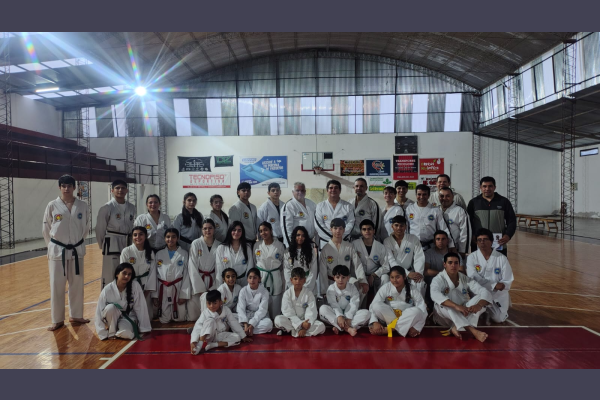 Fernández reunió a escuelas de taekwondo en una jornada de formación y unión