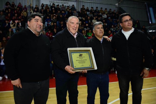 Carlos Basualdo celebró el nuevo estadio de Frías y elogió la obra