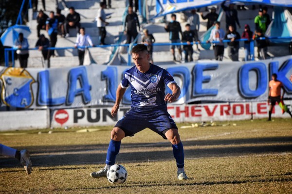Jesús Denett continúa siendo el máximo goleador del campeonato