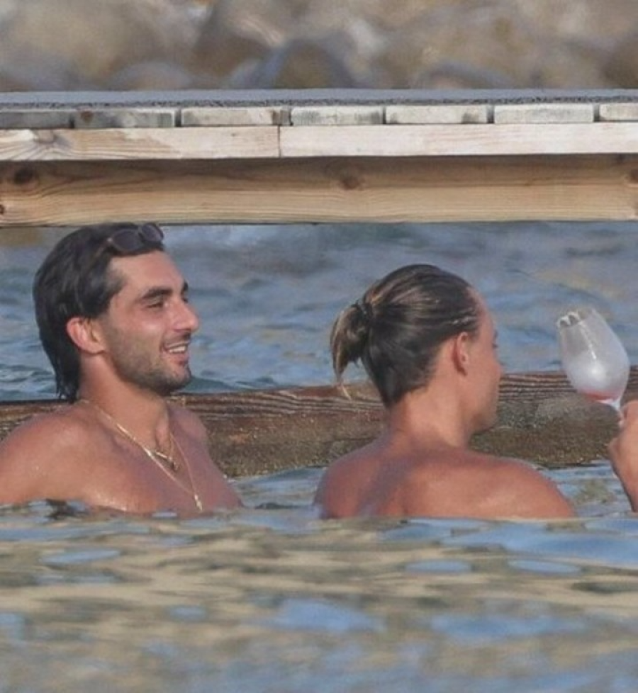 <i>Las fotos de Ferran Torres y Marcos Llorente en Ibiza.</i>