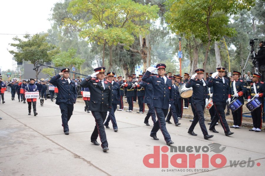 Desfile cívico-militar